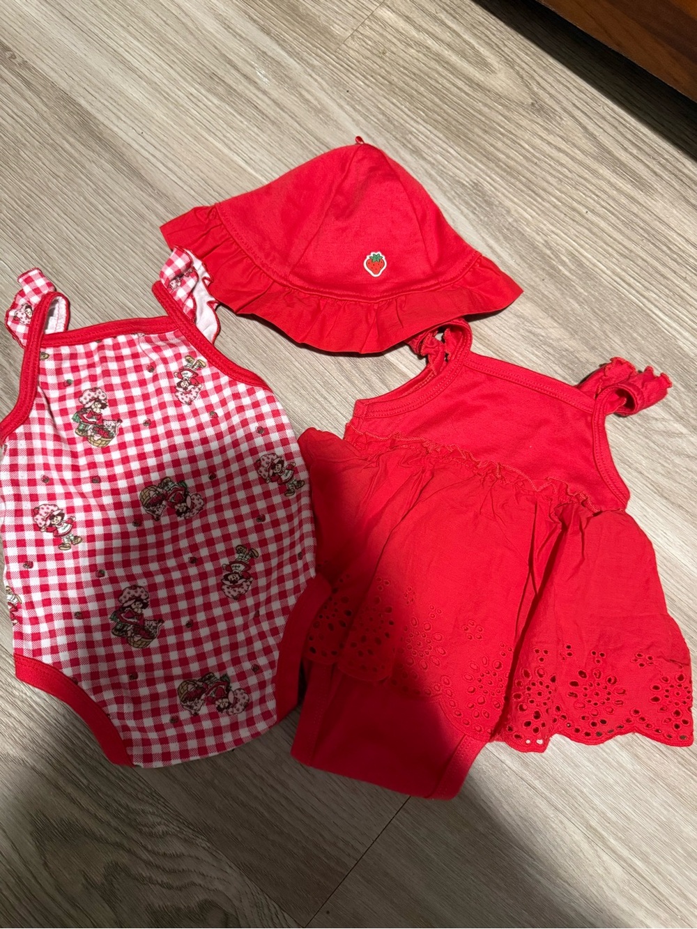 Strawberry Shortcake Baby 9M Red Gingham Bodysuits Set